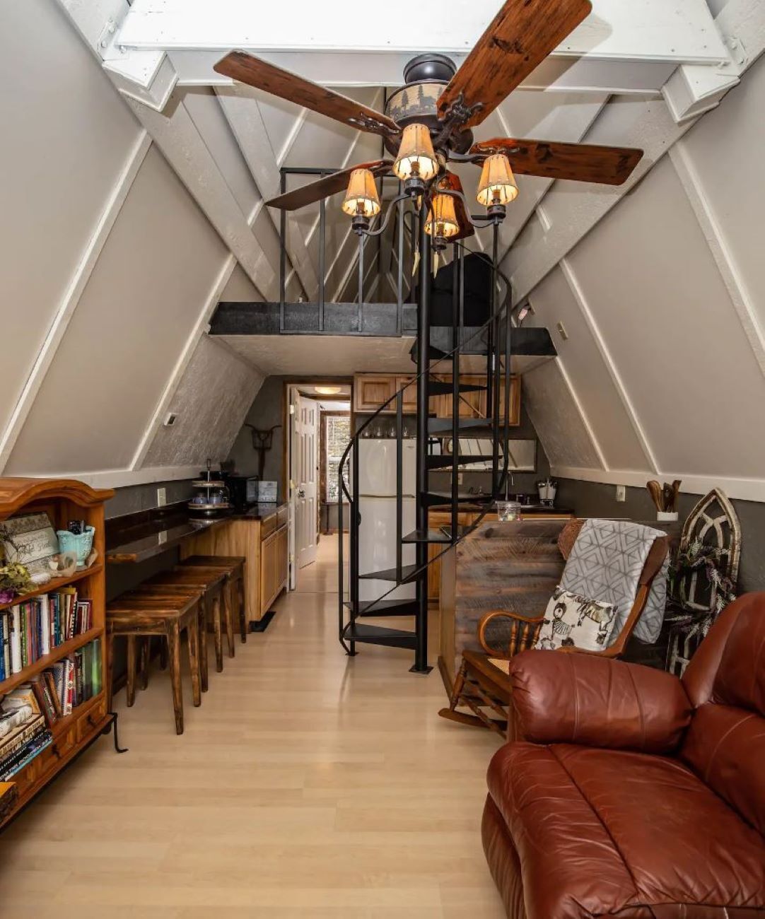 Cute Little A-Frame Cabin at Table Rock Lake