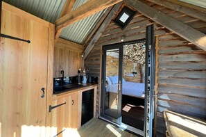 1 habitación y ropa de cama 