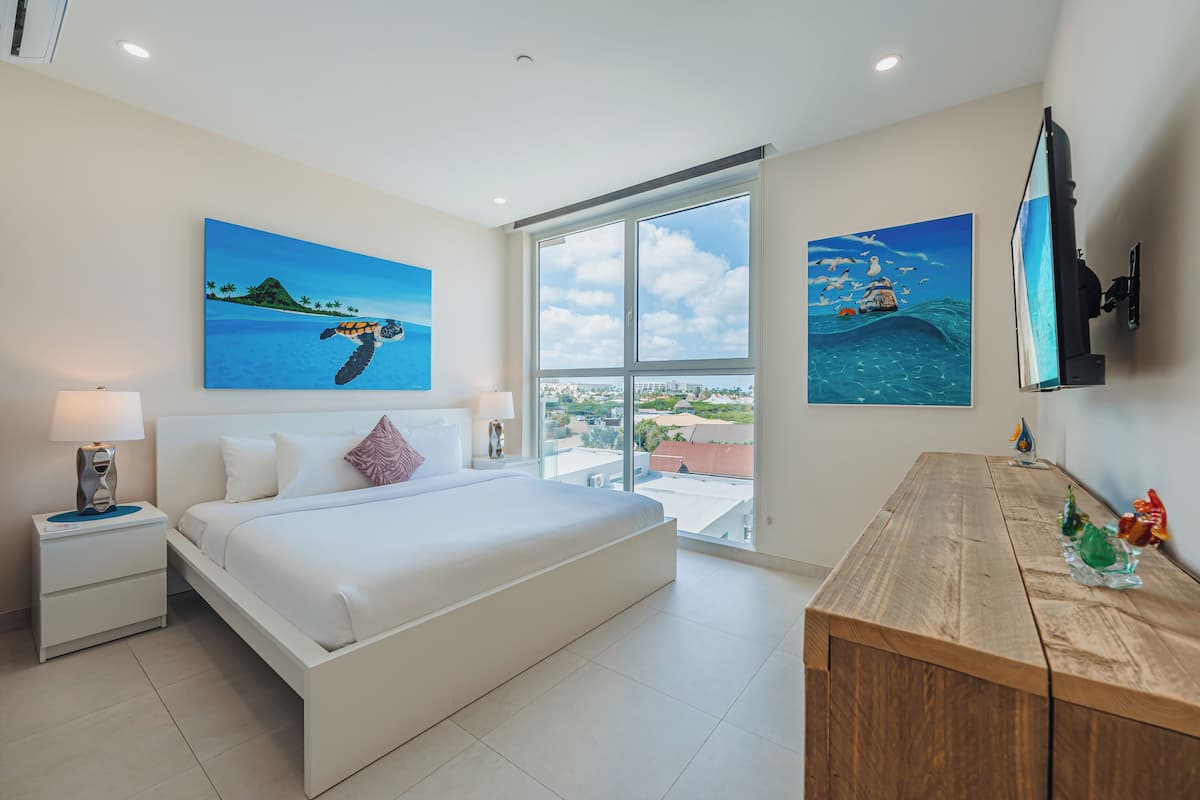 Aracari 28 | 2 bedrooms, premium bedding, in-room safe, individually decorated