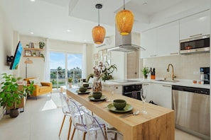 Condo (30) | Khu vực ăn uống tại phòng