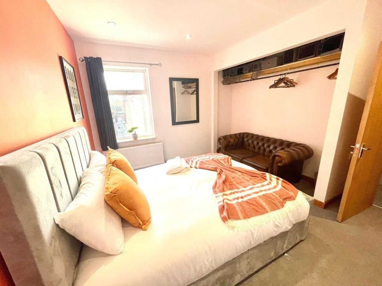 3 bedrooms, bed sheets