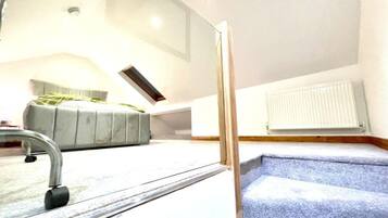 3 bedrooms, bed sheets