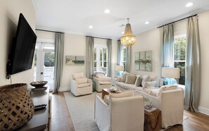 Smart TV, ping pong, books, stereo