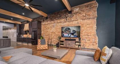 Luxury Loft Overlooking Downtown