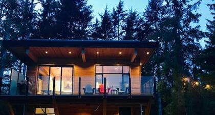 Oceanfront Nature Retreat - Jordan River, BC