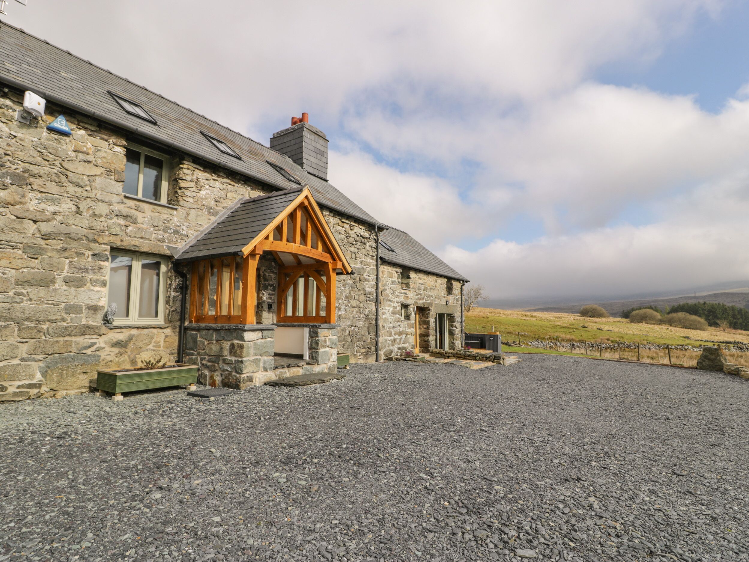 المنشأة من الخارج