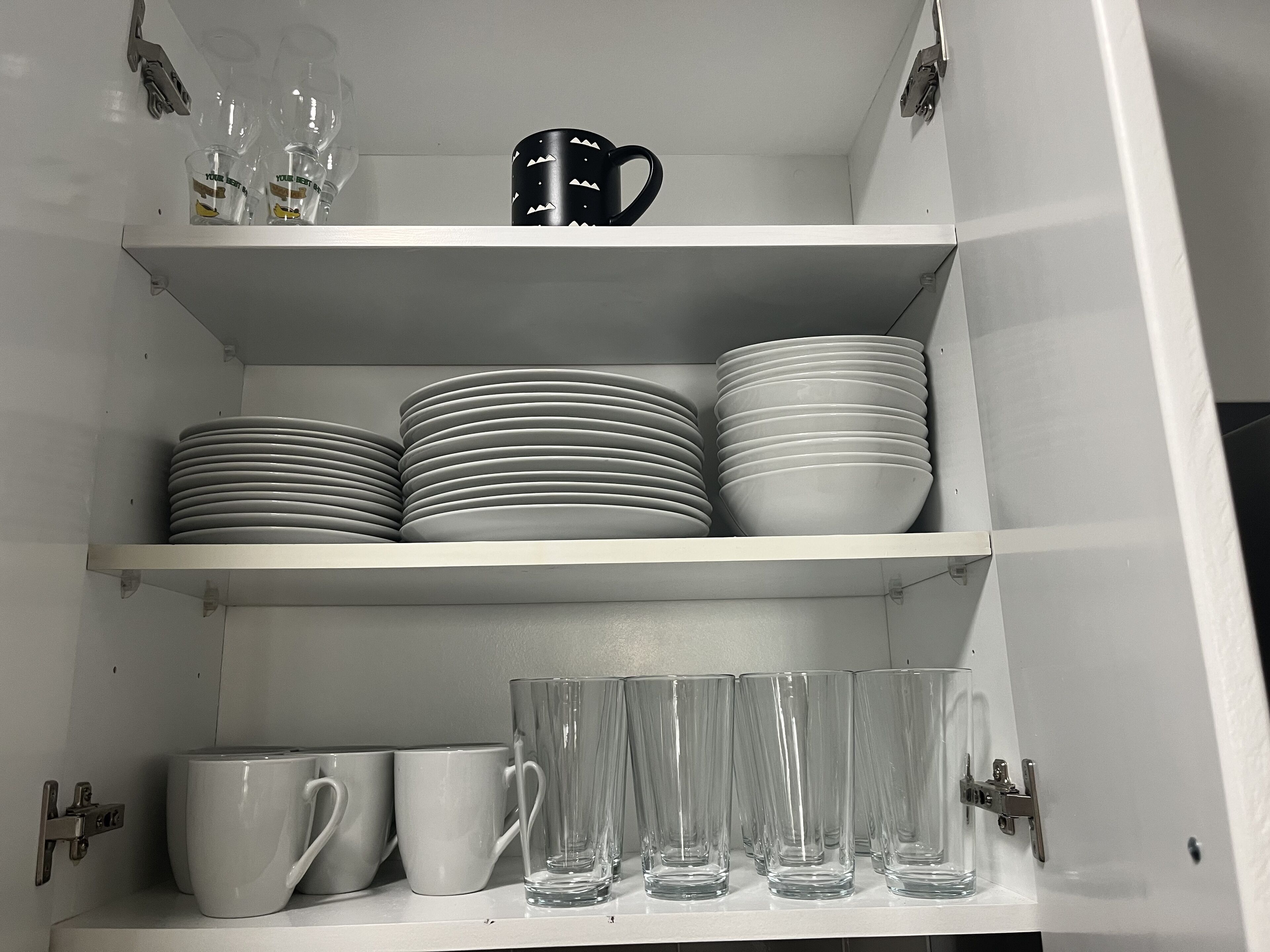 Luxurious and bright King Bed/ Pool/ FREE PARKING