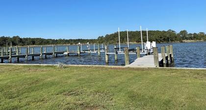 Waterfront cabin with incredible sunsets on Maryland's Eastern Shore.