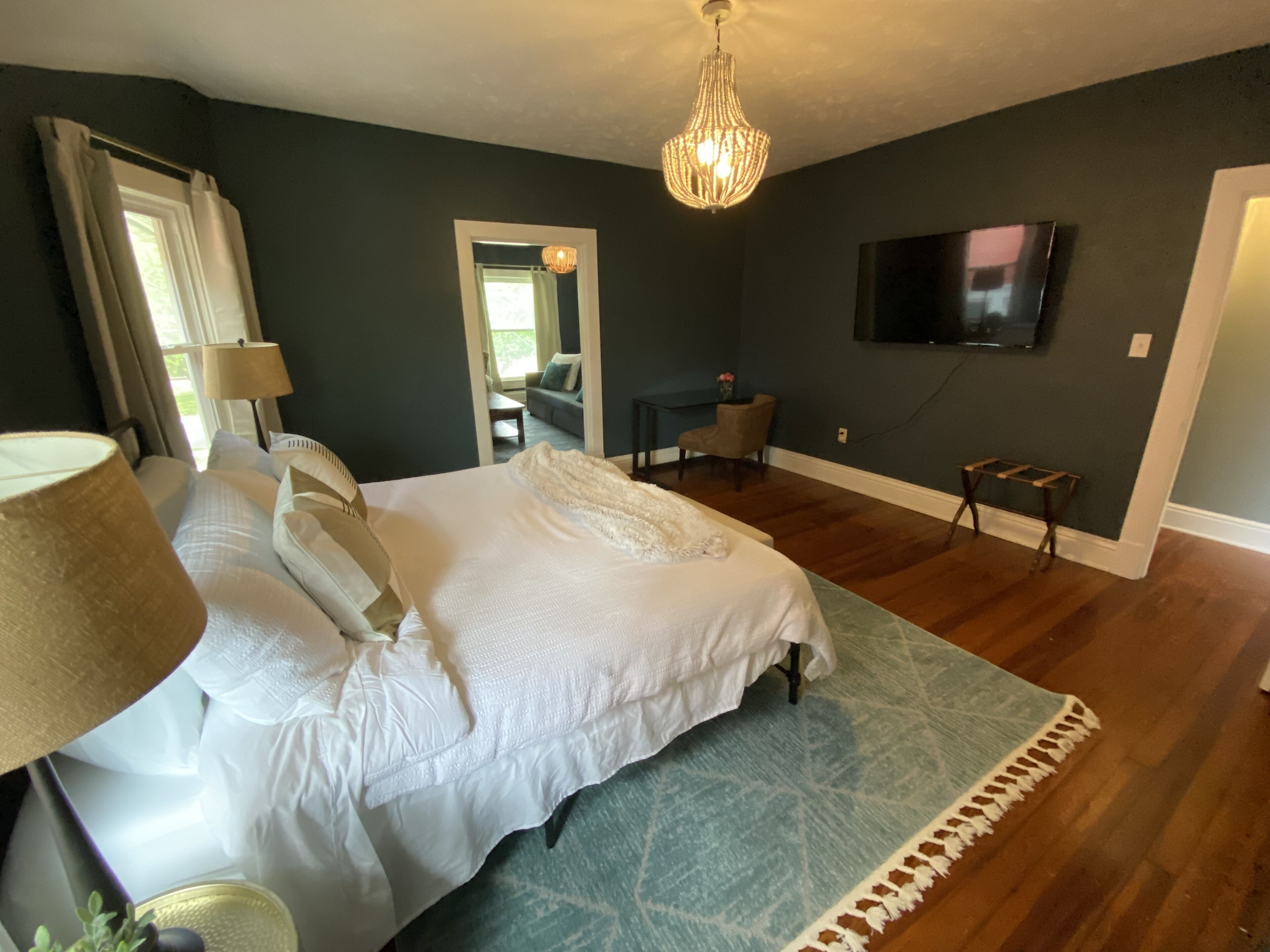 Central location! Historic neighborhood. Easy walk to shops and restaurants