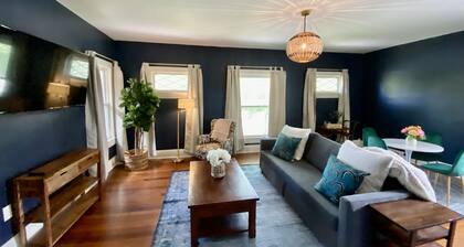 Central location! Historic neighborhood. Easy walk to shops and restaurants