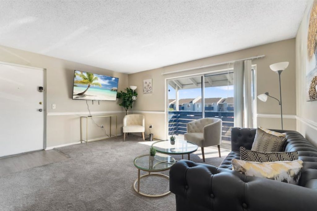 Pristine 2 Bed/2 Bath Condo with Gym and Laundry