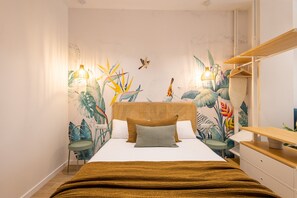 Tabla de planchar con plancha, wifi gratis y ropa de cama 