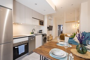 Fridge, microwave, oven, dishwasher - The Green Apartment I by Florit Flats (Valencia)