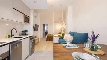 Refrigerador, microondas, horno, lavavajillas