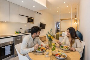 Refrigerador, microondas, horno, lavavajillas