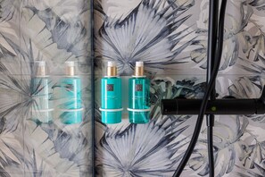 Doccia, asciugacapelli, asciugamani