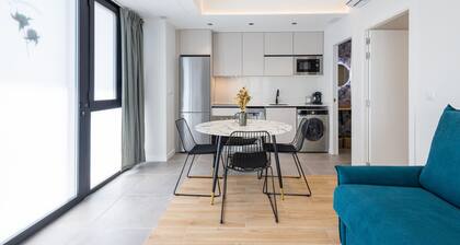 The Green Apartment IV by Florit Flats