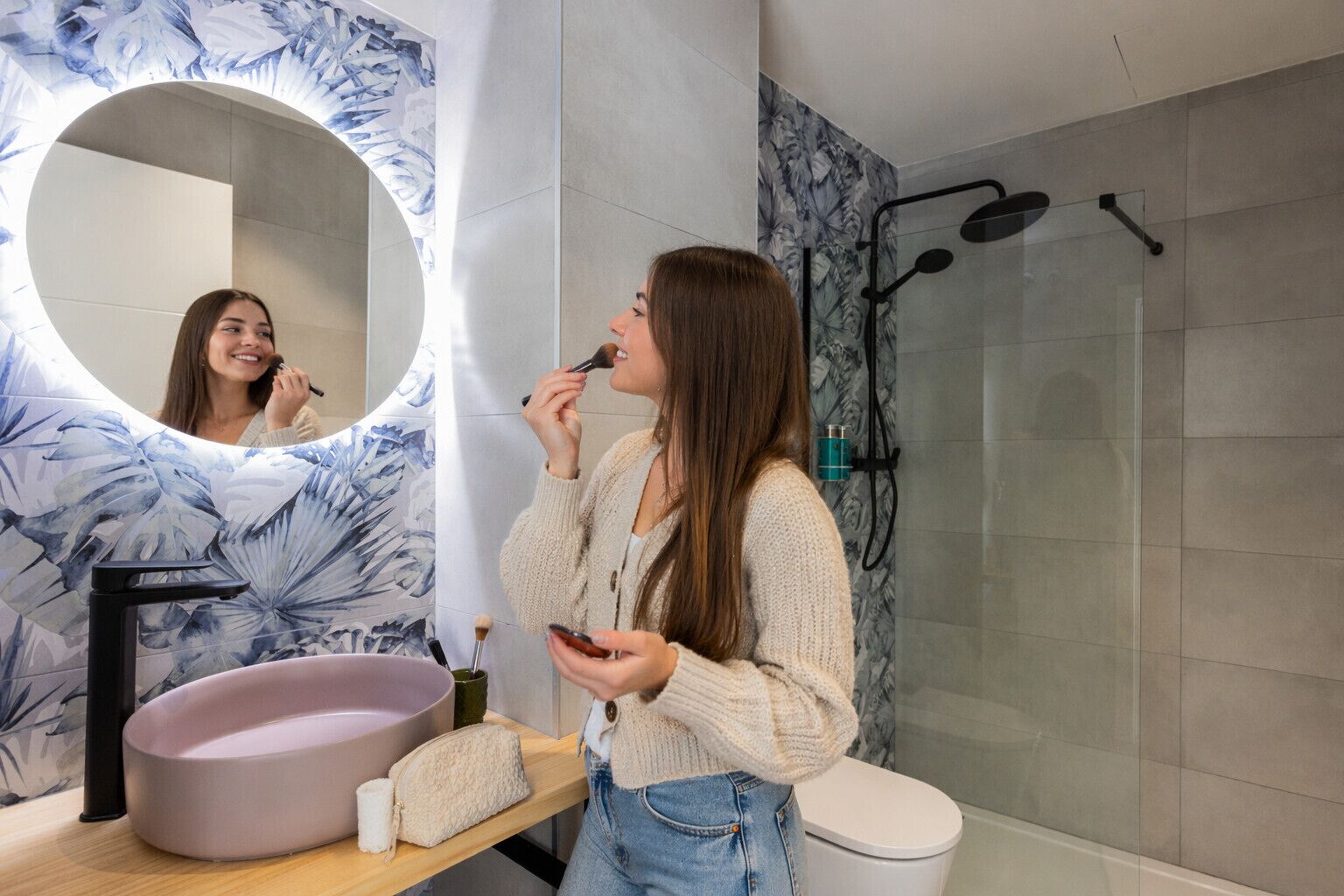 Dusche, Haartrockner, Handtücher