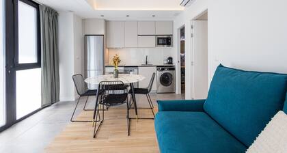 The Green Apartment IV by Florit Flats