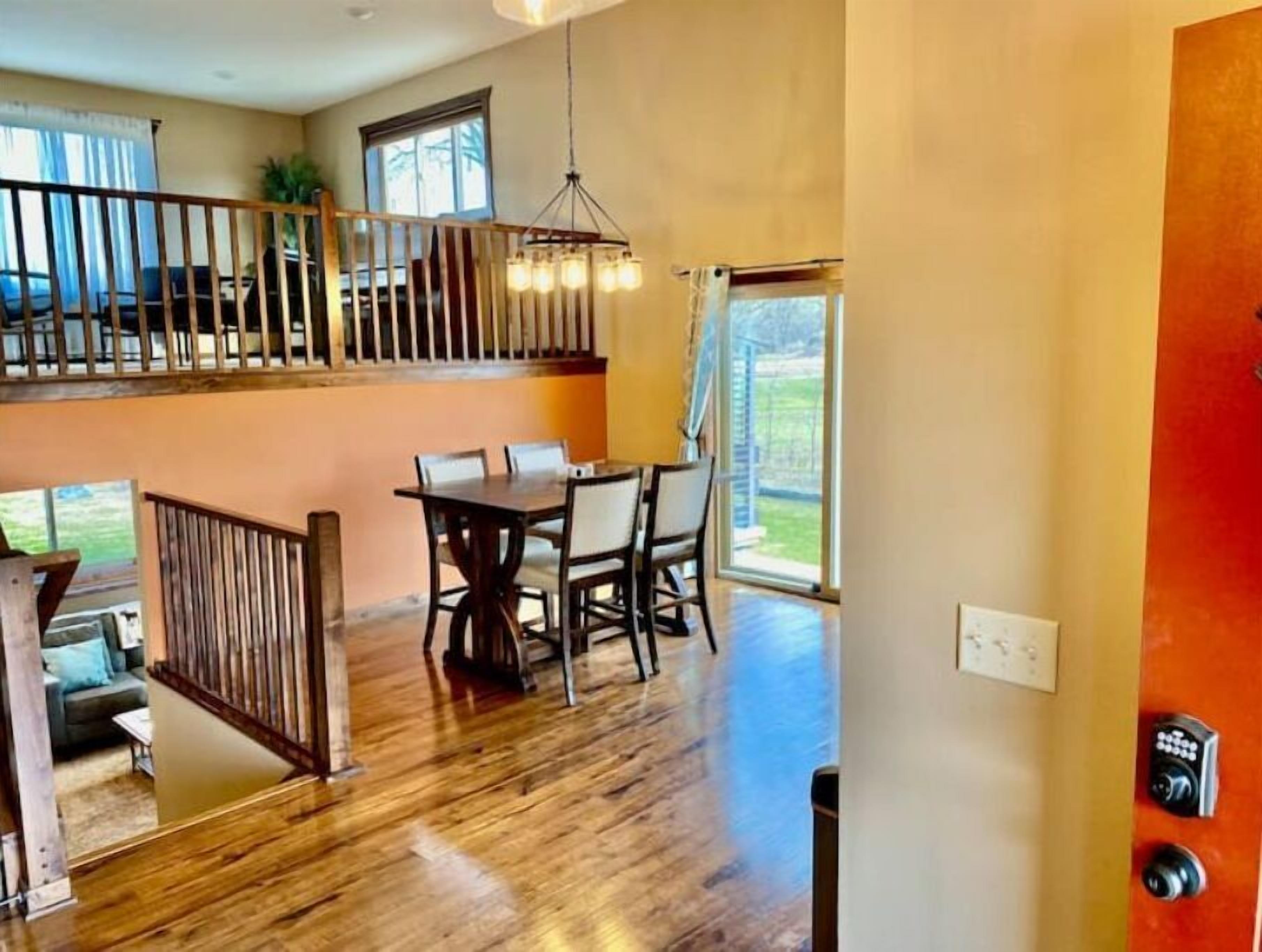 Private & cheerful 3 bed & 2 bath home w/ parking in Saint Cloud, MN!