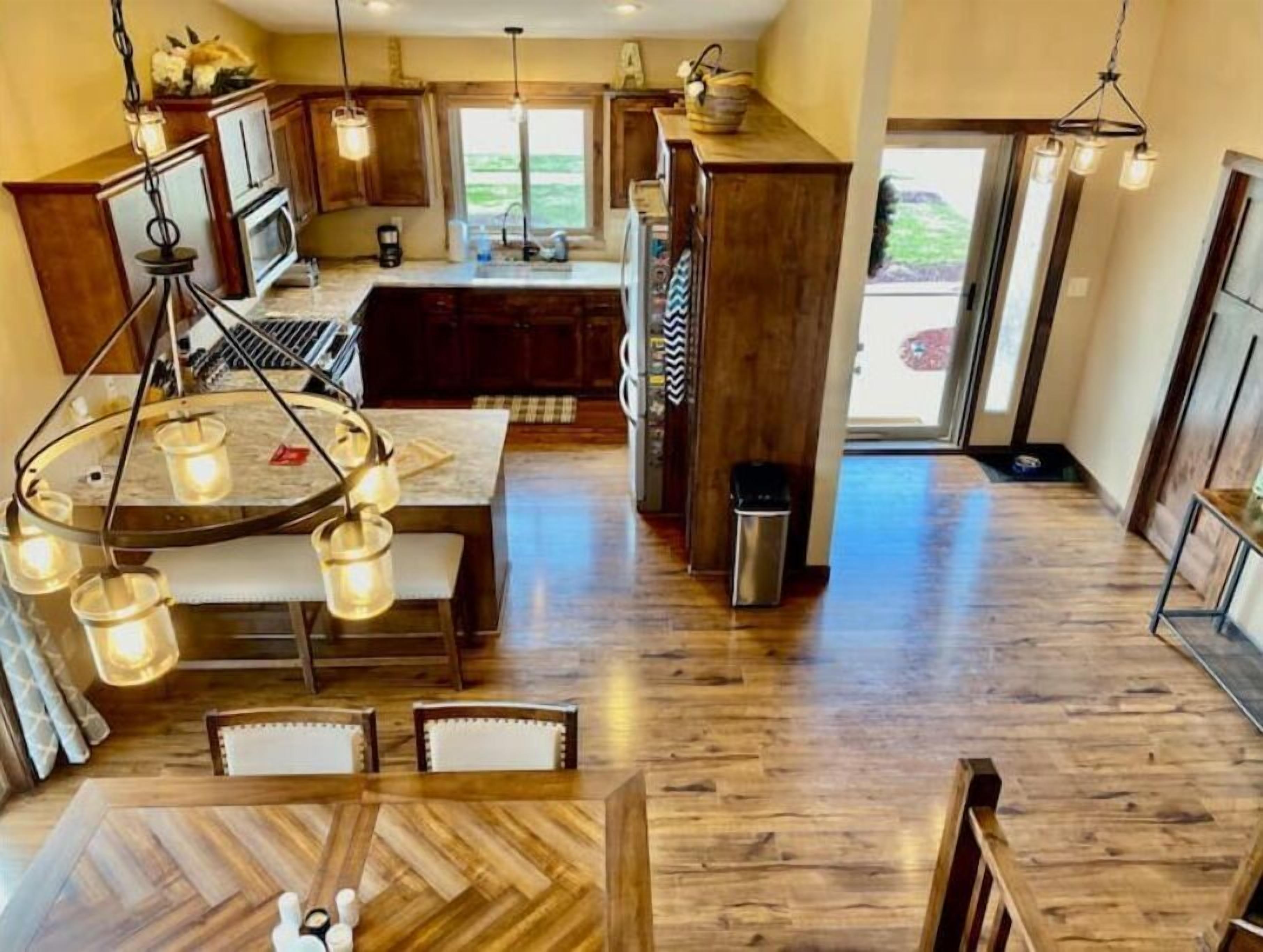 Private & cheerful 3 bed & 2 bath home w/ parking in Saint Cloud, MN!