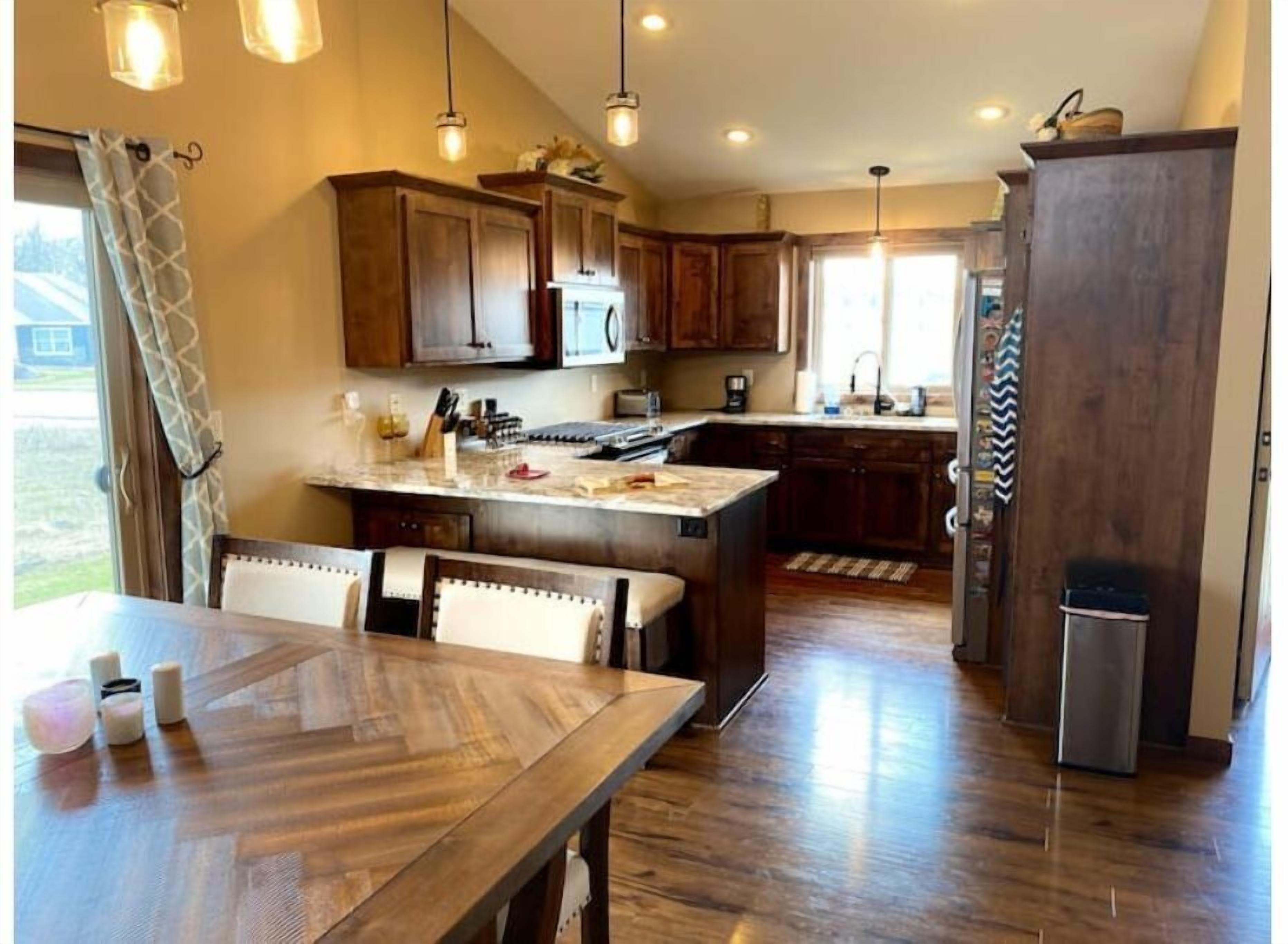 Private & cheerful 3 bed & 2 bath home w/ parking in Saint Cloud, MN!