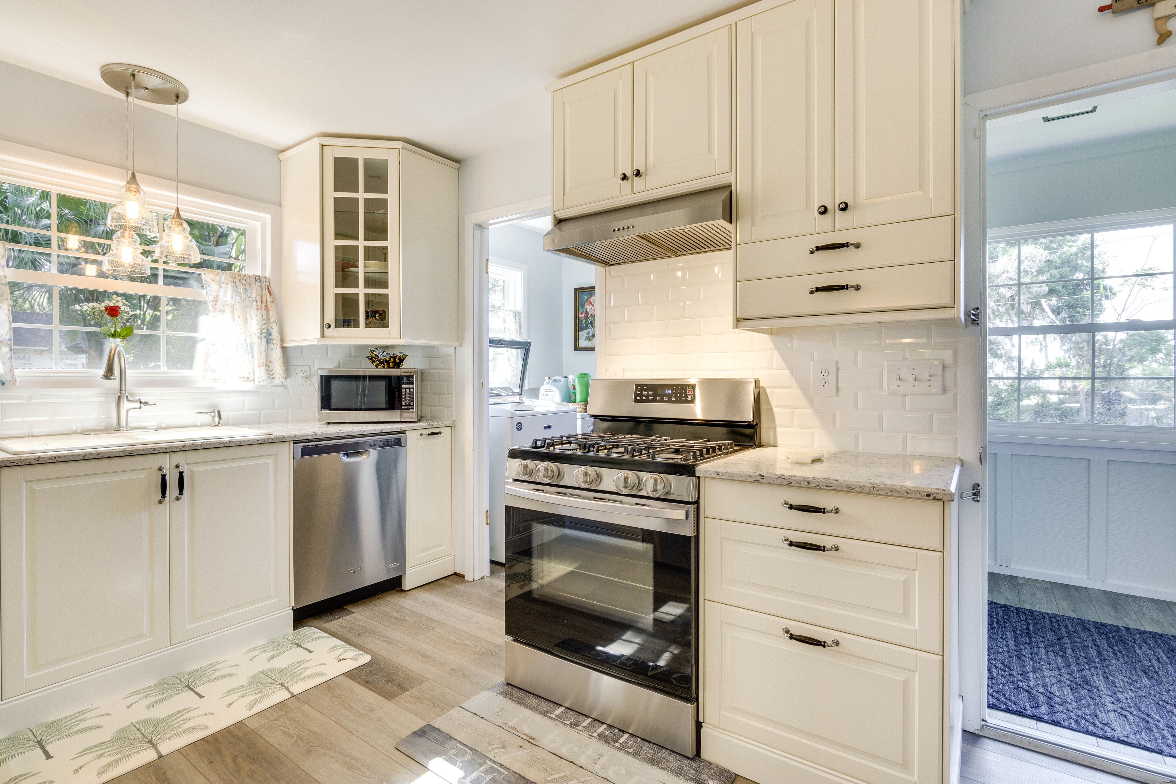 Mount Dora Vacation Rental: Steps to Lake Gertrude