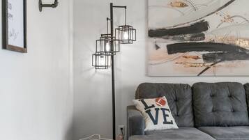 Smart TV, videogames, pebolim, mesa de pingue-pongue