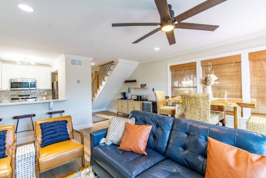 We sit on the beautiful Lagoon Bay, just steps from the Gulf Coast Beach!