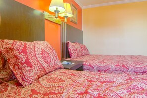 Family Suite | Desk, iron/ironing board, free WiFi, bed sheets - Economy Inn By OYO Lockport near Houma (Lockport)