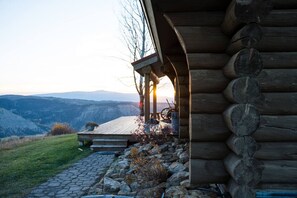 تفاصيل الفندق من الخارج