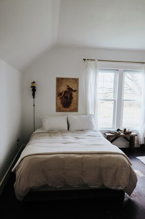 4 bedrooms, free WiFi, bed sheets - Timeless retreat for nature-lovers (Bow)