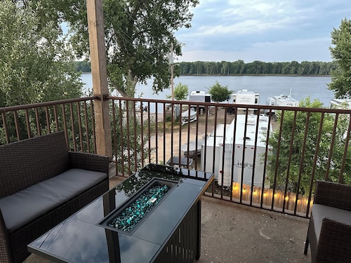 Riverview Villa - Hot Tub - Beach - River Views
