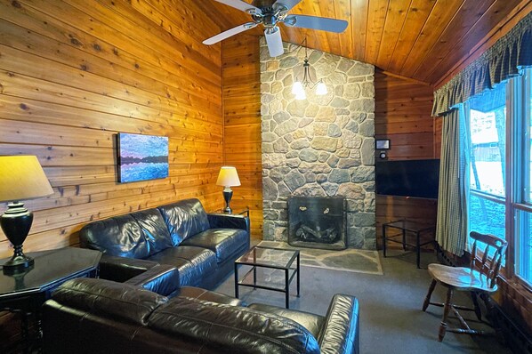 Smart TV y chimenea