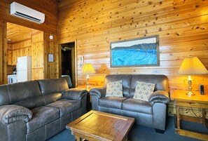 Una Smart TV, una chimenea