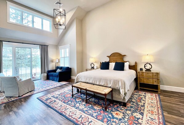 Tabla de planchar con plancha, wifi y ropa de cama