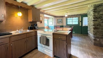 Refrigerador, microondas, horno, cafetera/tetera