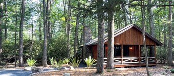 Romantic Couples Log Cabin Suite in the Poconos with Jetted Tub