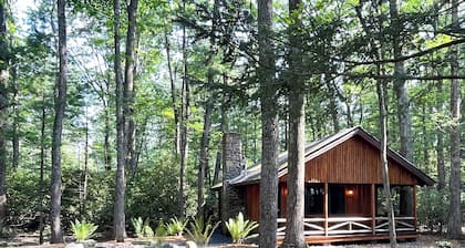 Romantic Couples Log Cabin Suite in the Poconos with Jetted Tub