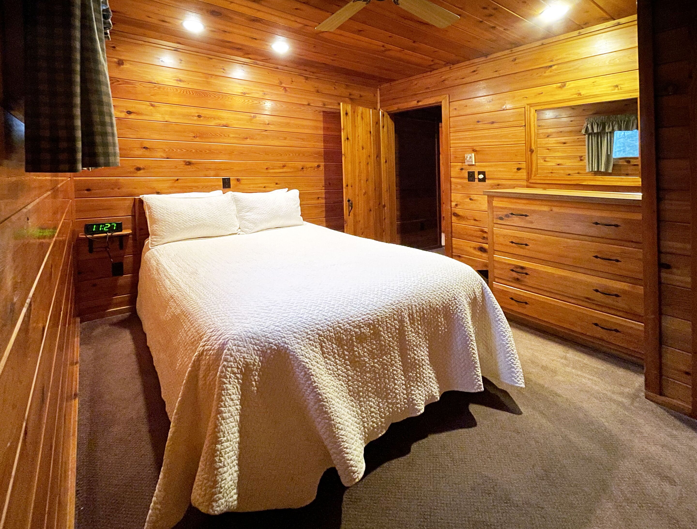 2 間睡房、熨斗/熨衫板、Wi-Fi、床單