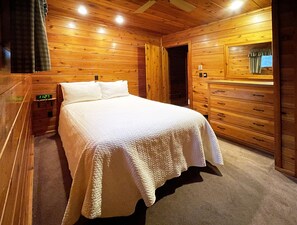 2 間睡房、熨斗/熨衫板、Wi-Fi、床單