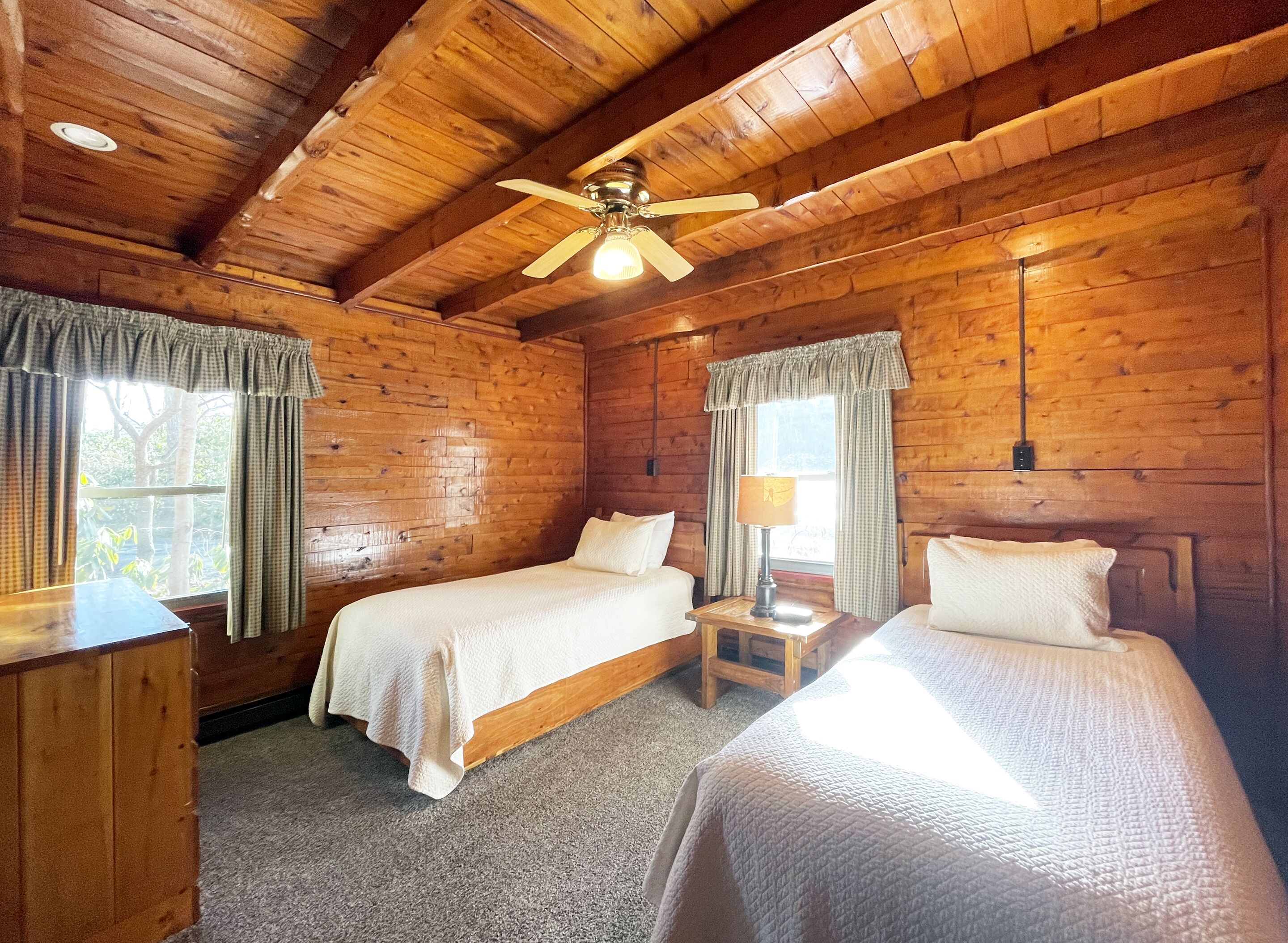 Poconos Lake Front Log Cabin on Private Resort