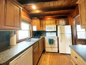 Kühlschrank, Mikrowelle, Ofen, Geschirrspüler