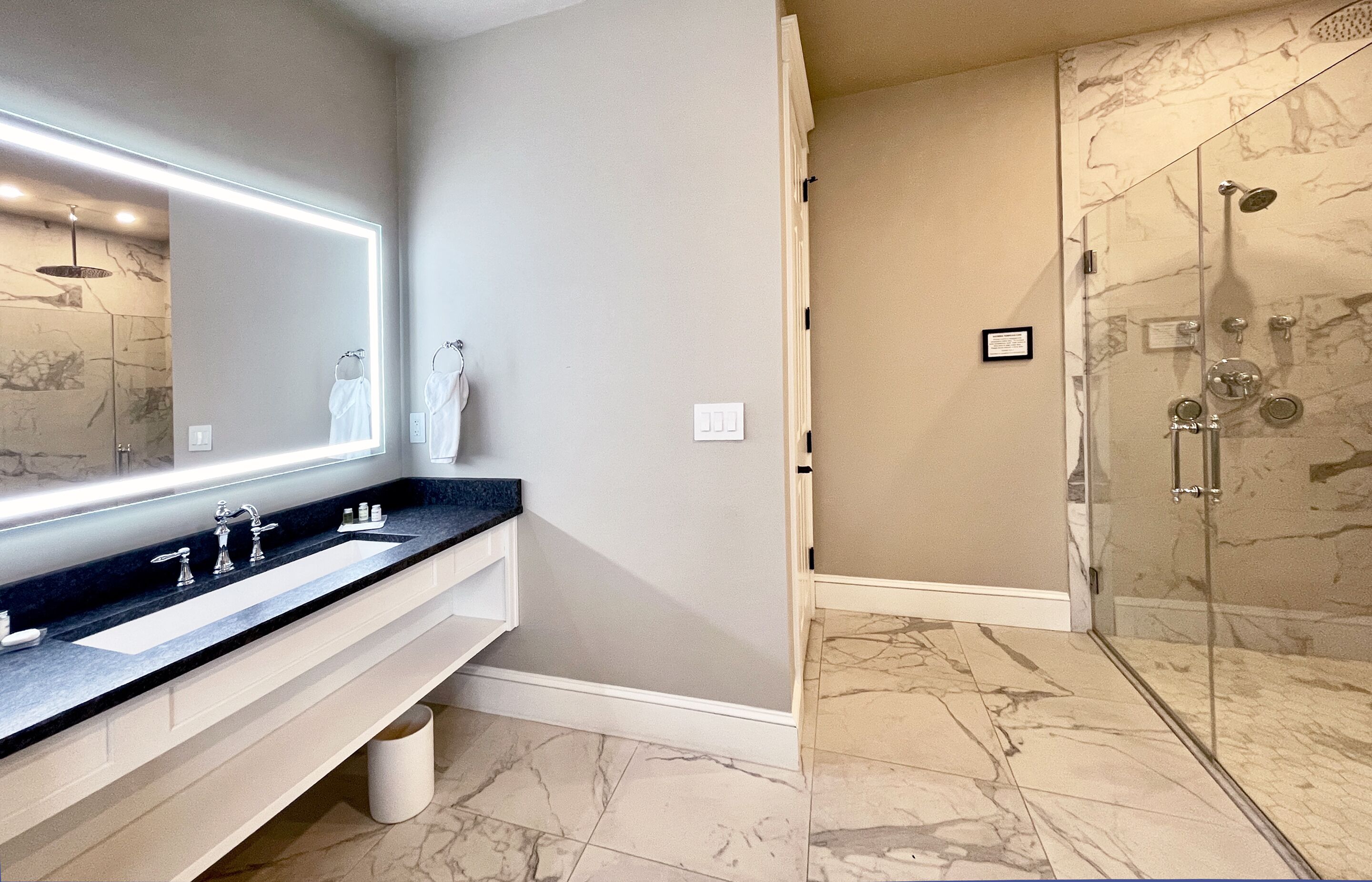 Poconos Luxury Couple's Suite on Private Resort