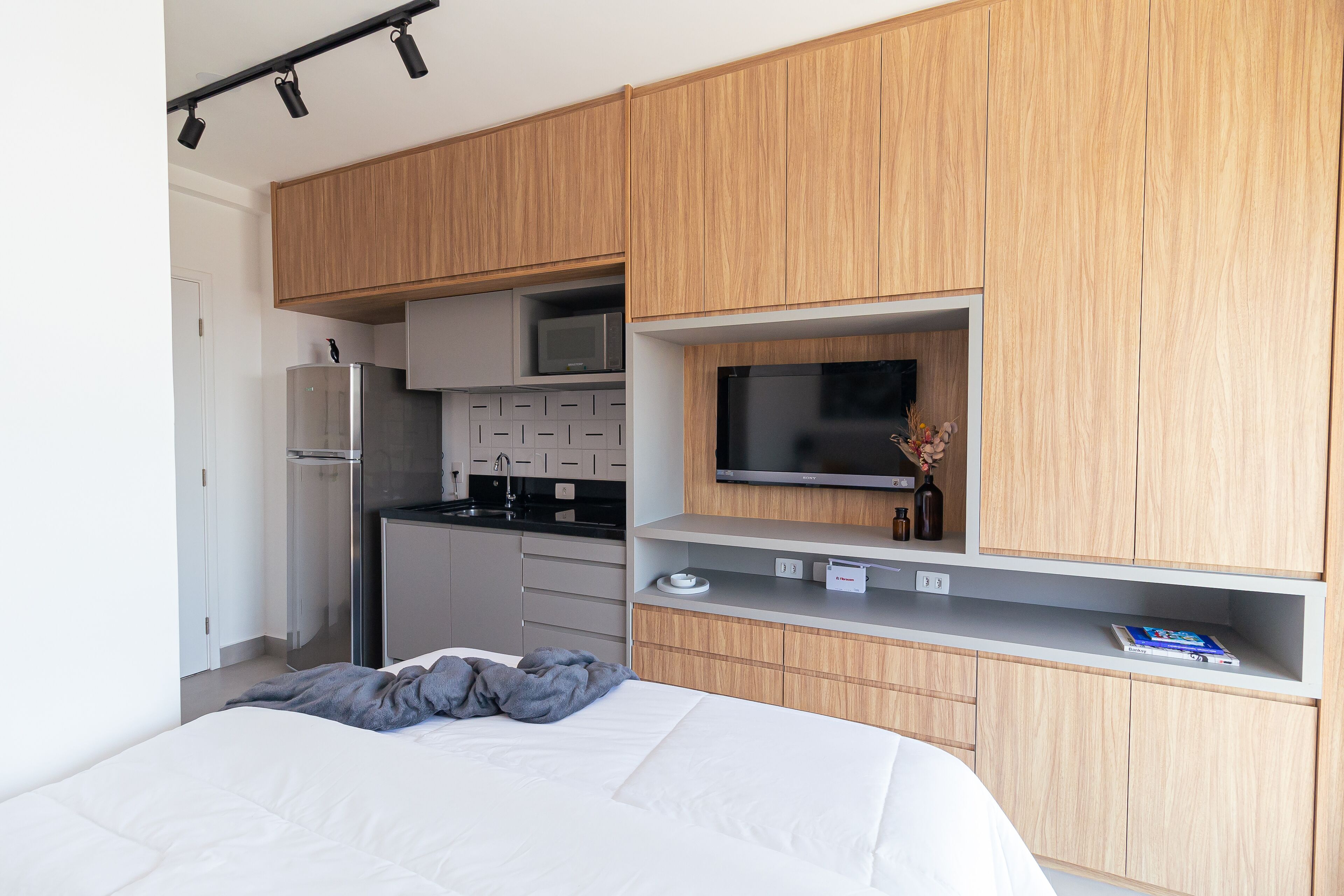 Apartamento | Cozinha privada | Frigobar, micro-ondas, talheres/pratos/utensílios de cozinha