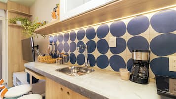 特色公寓 | 私人廚房 | 迷你雪櫃、微波爐、廚房用具/餐具/器皿