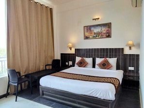 Double Room | Desk, laptop workspace, free WiFi - Novel Resort by Urban (Ramnagar)
