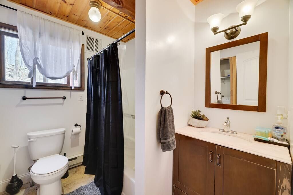 The Hideaway - Saw Creek Estates