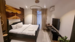 1 bedroom, individually decorated, individually furnished