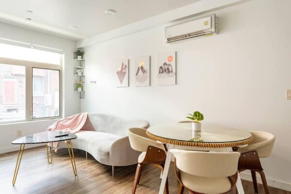 Dining - Home Away Philadelphia 3bedrooms 2bath LIC #890436 (Philadelphia)